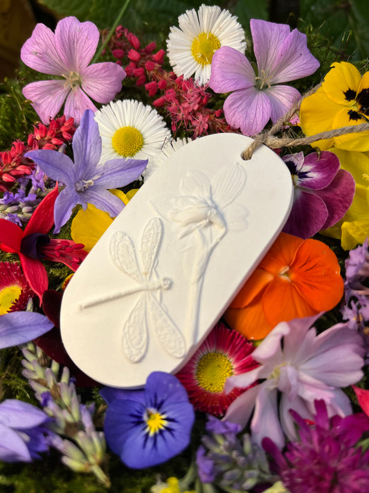 Dragonfly and Snowdrop Botanical Cast Fragrance Diffuser Small