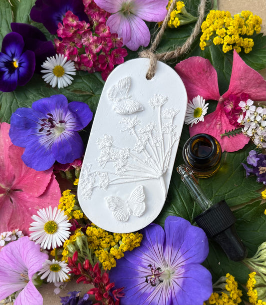 Butterflies and Cowparsley Botanical Cast Fragrance Diffuser Small