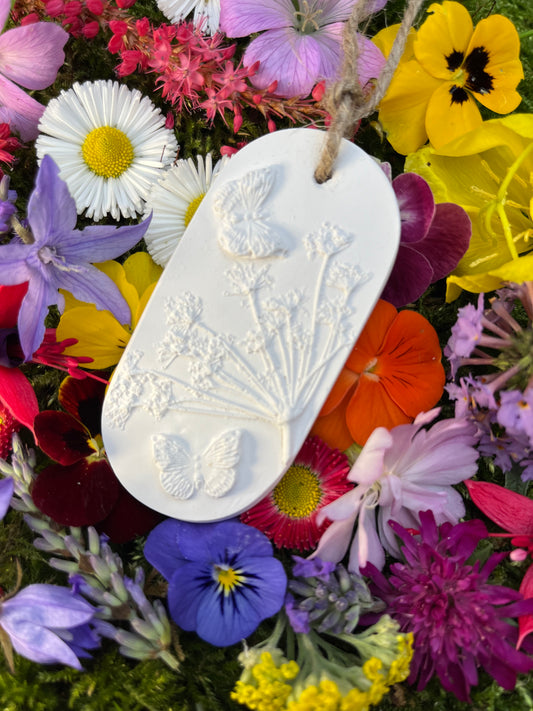 Butterflies and Cowparsley Botanical Cast Fragrance Diffuser Small