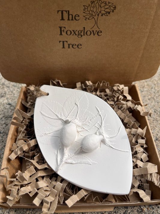 Wild Rose Hips Botanical Cast Fragrance Diffuser Large