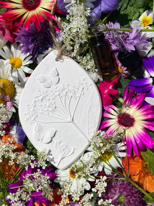 Butterfly & Cowparsley Botanical Cast Fragrance Diffuser Large