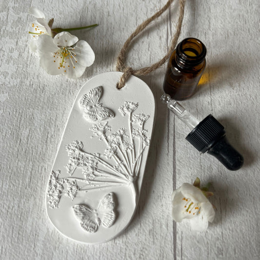 Butterflies and Cowparsley Botanical Cast Fragrance Diffuser Small