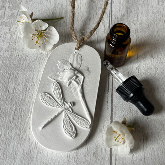 Dragonfly and Snowdrop Botanical Cast Fragrance Diffuser Small