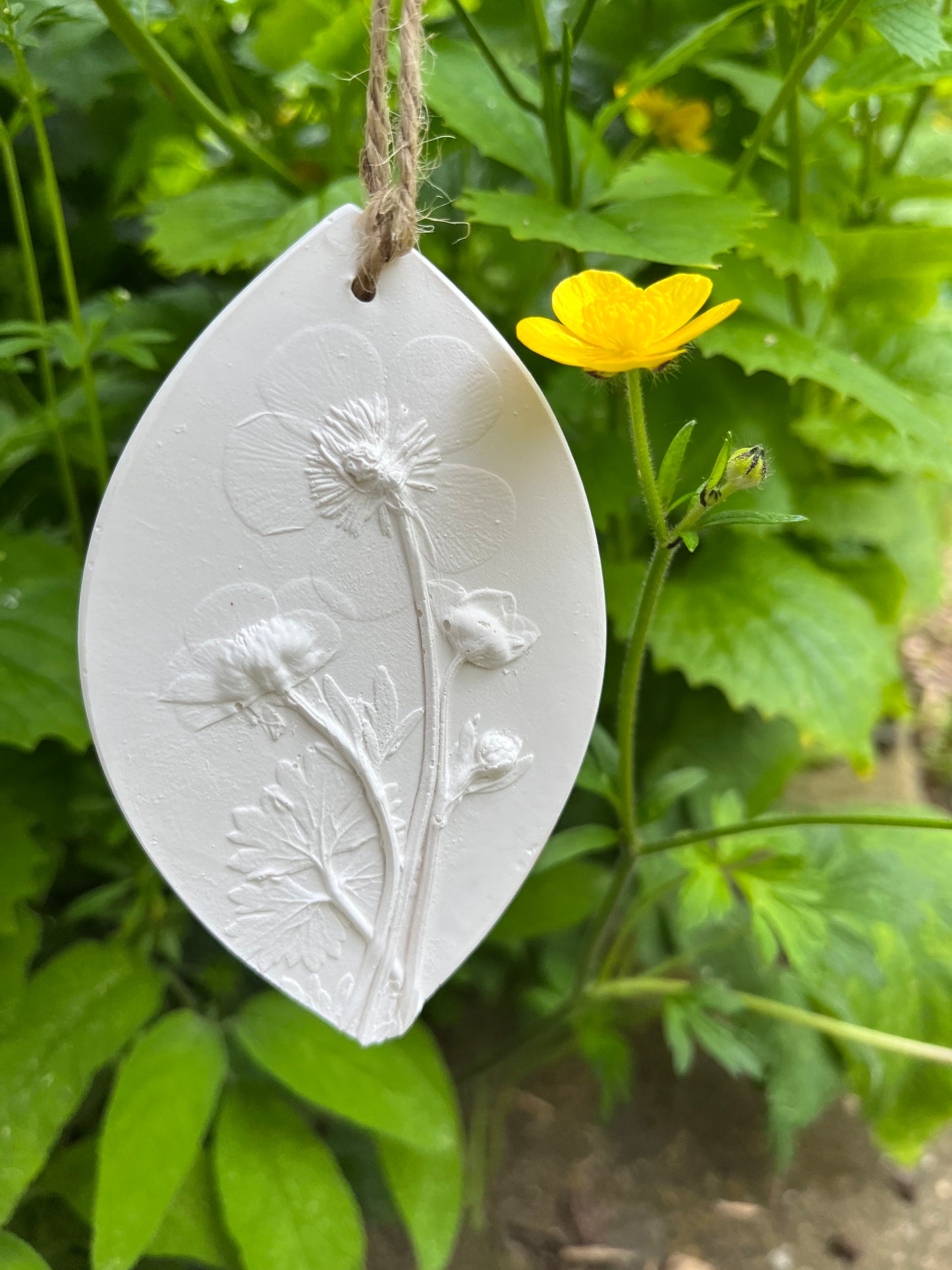 Buttercup Botanical Cast Fragrance Diffuser Large