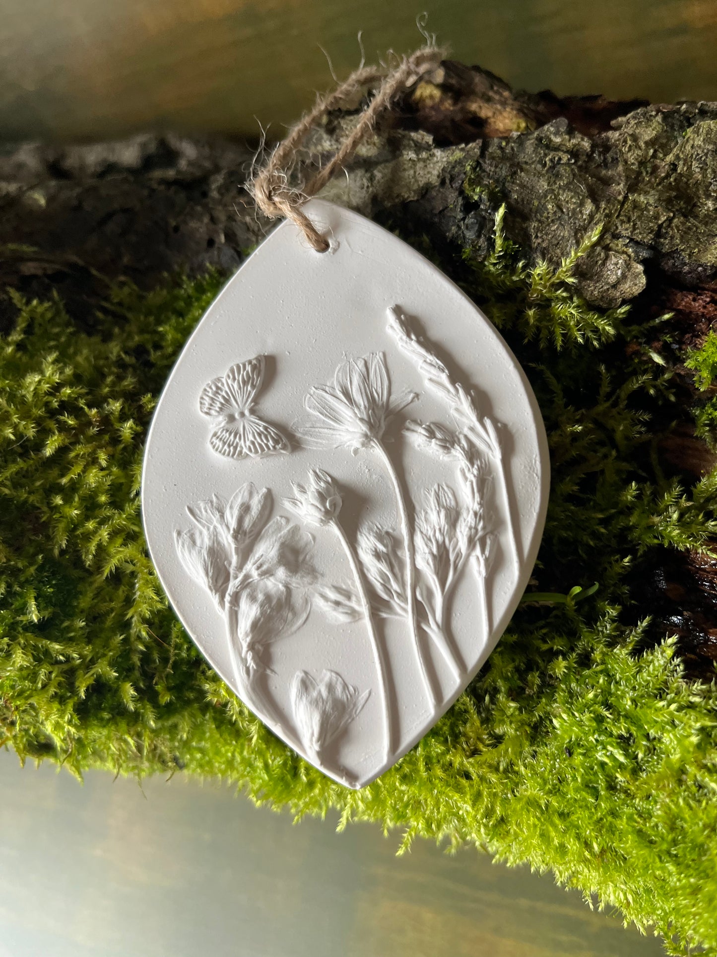 Cottage Garden Butterfly Botanical Cast Fragrance Diffuser Large