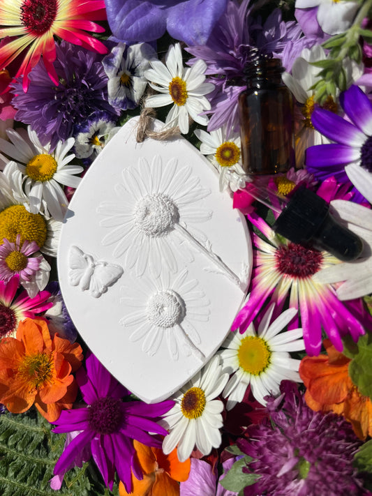 Butterfly & Daisy Botanical Cast Fragrance Diffuser