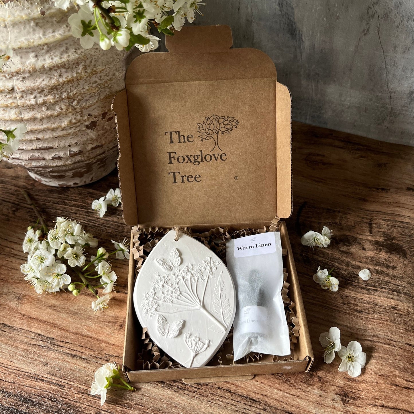 Butterfly & Cowparsley Botanical Cast Fragrance Diffuser Large