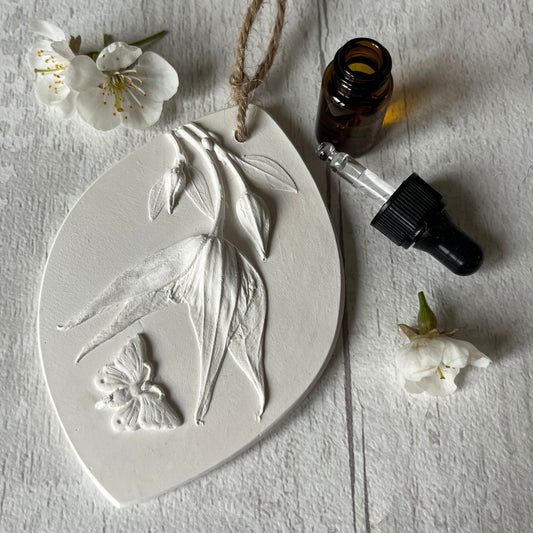Butterfly & Clematis Botanical Cast Fragrance Diffuser Large