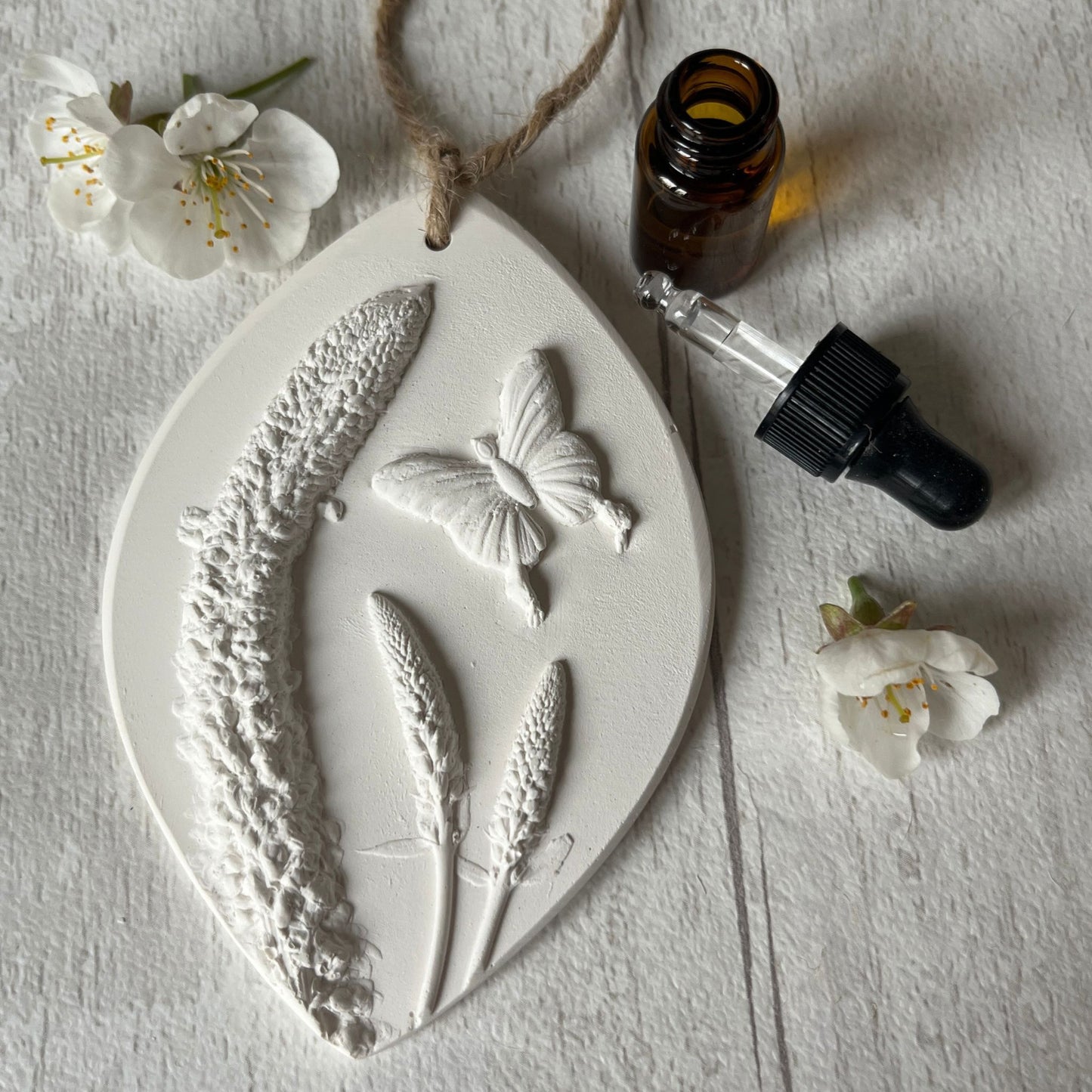 Butterfly & Veronica Botanical Cast Fragrance Diffuser Large