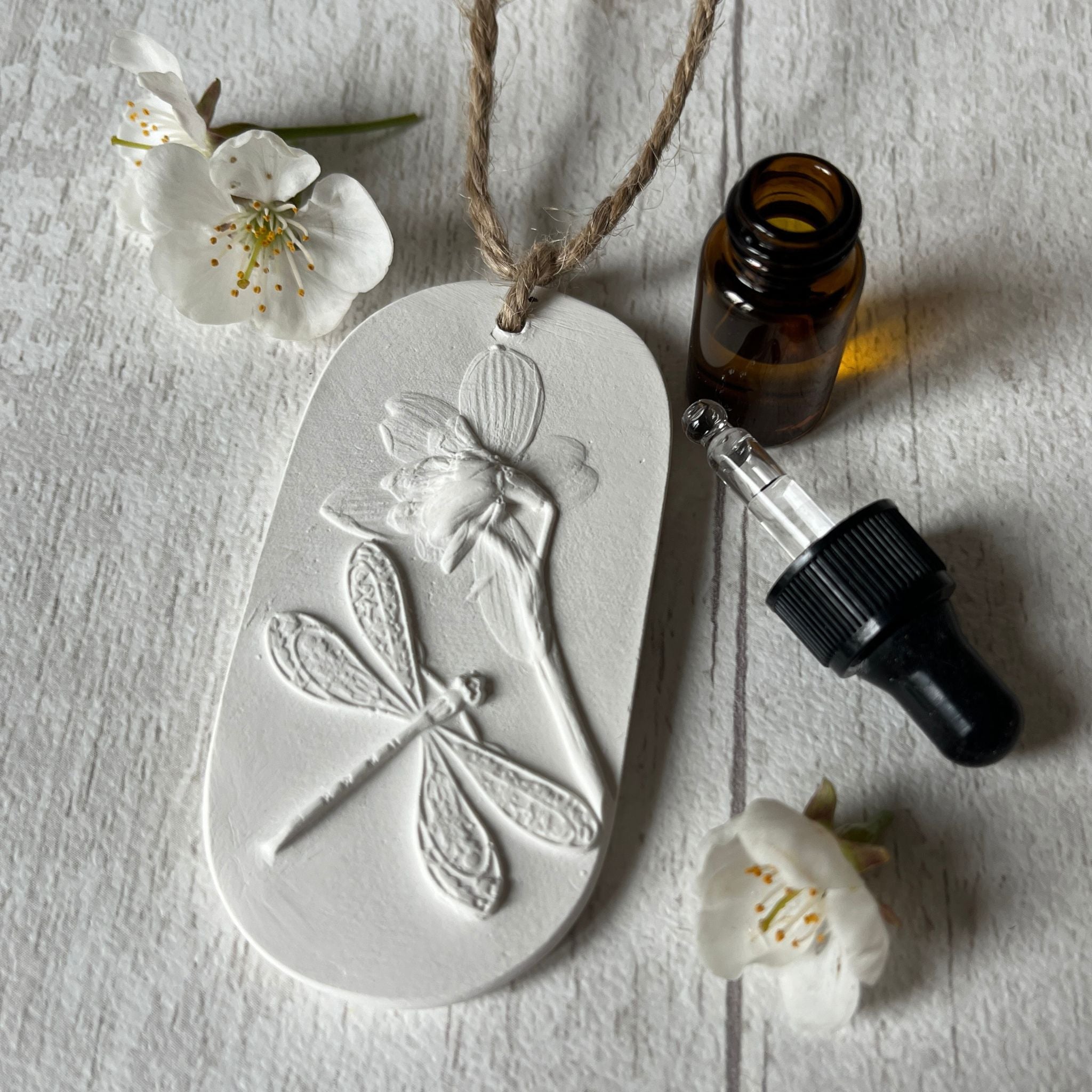 Dragonfly and Snowdrop Botanical Cast Fragrance Diffuser Small ...