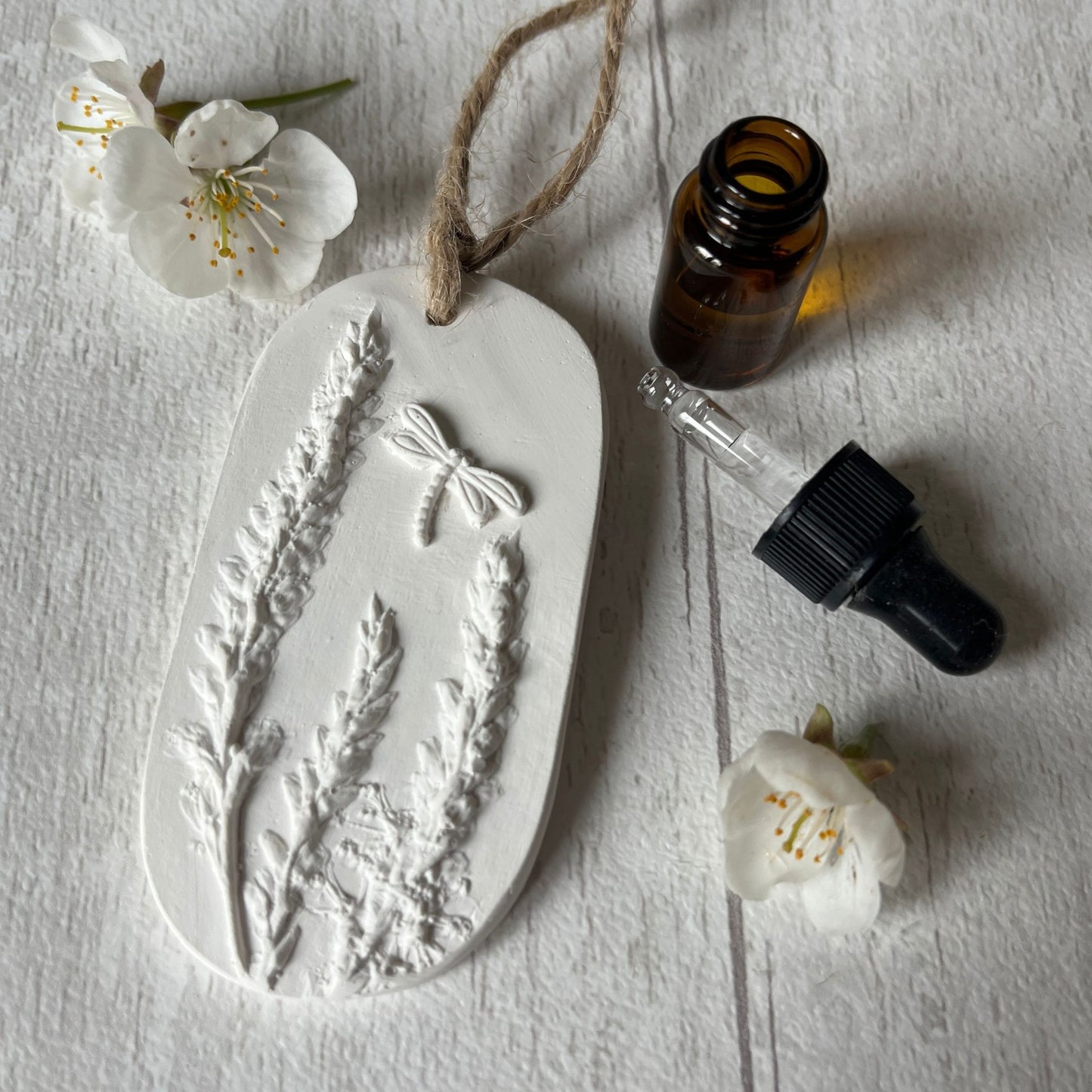 Dragonfly Reeds Botanical Cast Fragrance Diffuser Small