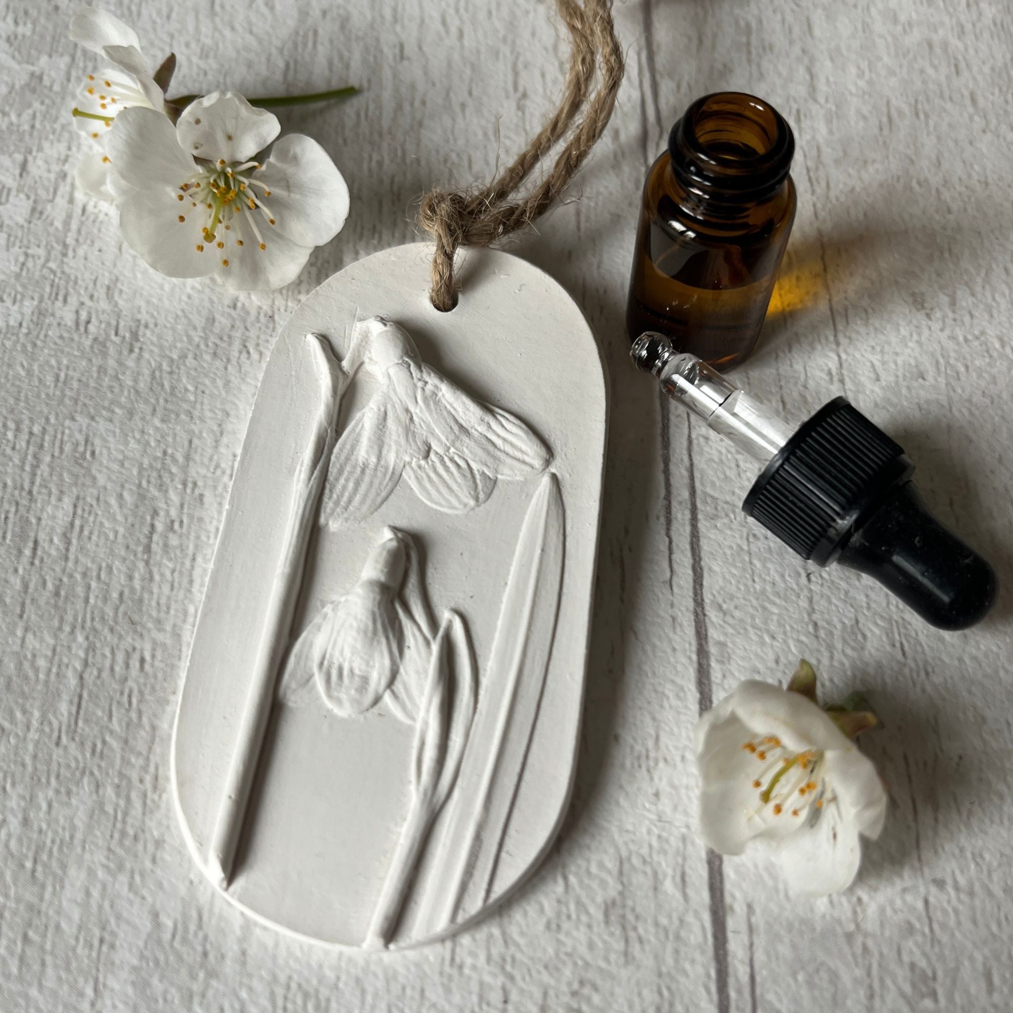 Snowdrops Botanical Cast Fragrance Diffuser Small – thefoxglovetree