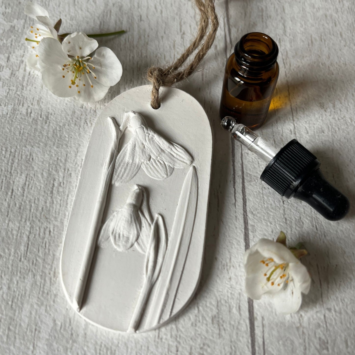Snowdrops Botanical Cast Fragrance Diffuser Small