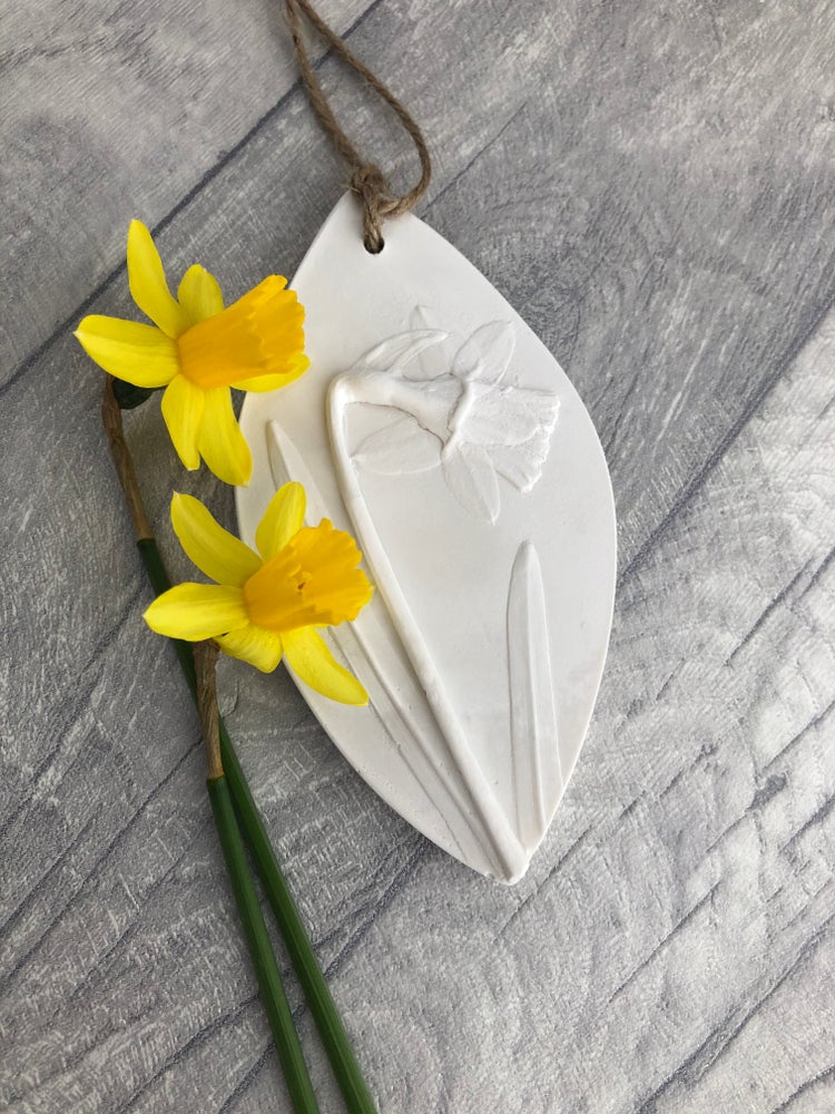 Daffodil Botanical Cast Fragrance Diffuser large