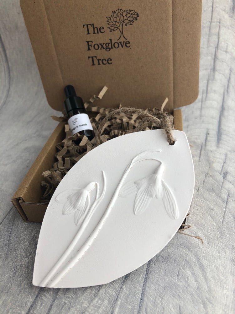 Snowdrops  Botanical Cast Fragrance Diffuser Large