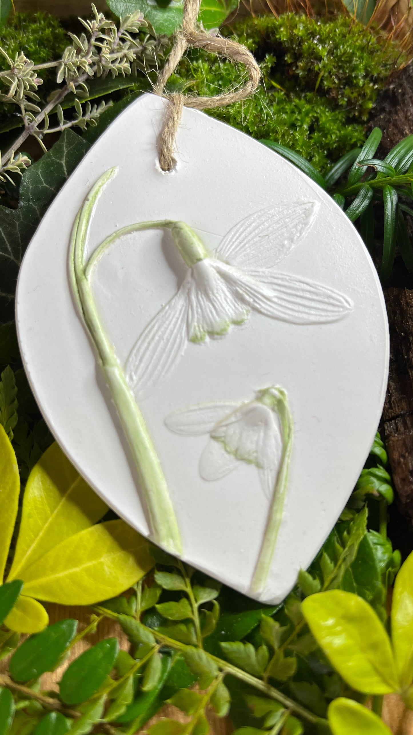 Snowdrop and Bud Botanical Cast Fragrance Diffuser Painted